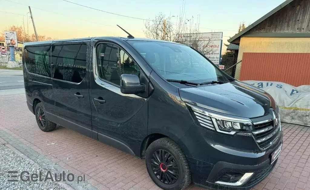 RENAULT Trafic 
