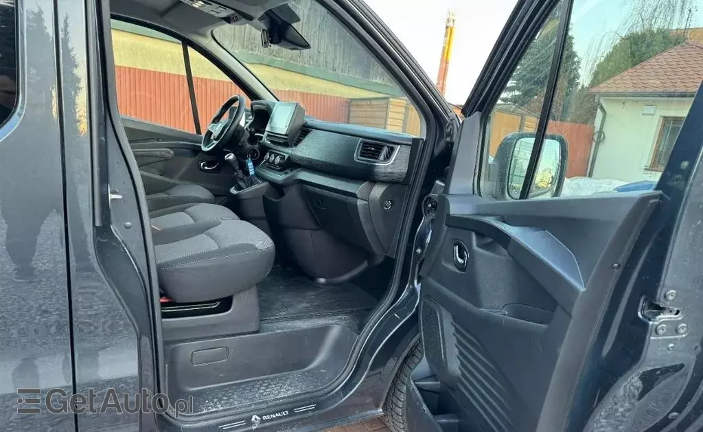 RENAULT Trafic 