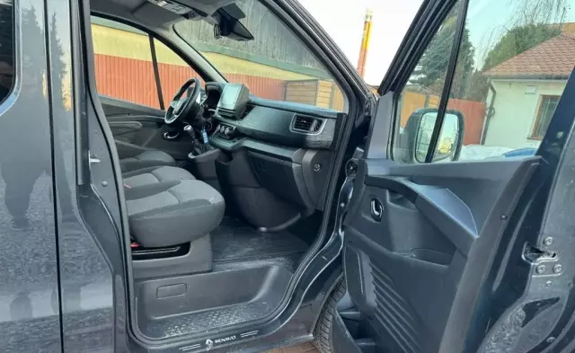 RENAULT Trafic 