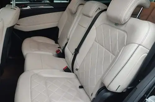 MERCEDES-BENZ GLS 