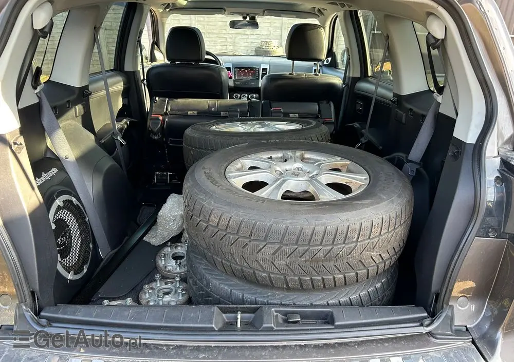 MITSUBISHI Outlander 2.2 DI-D 4WD Instyle