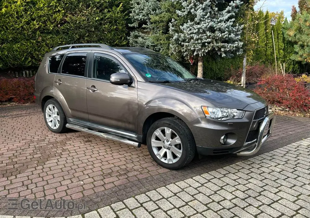 MITSUBISHI Outlander 2.2 DI-D 4WD Instyle