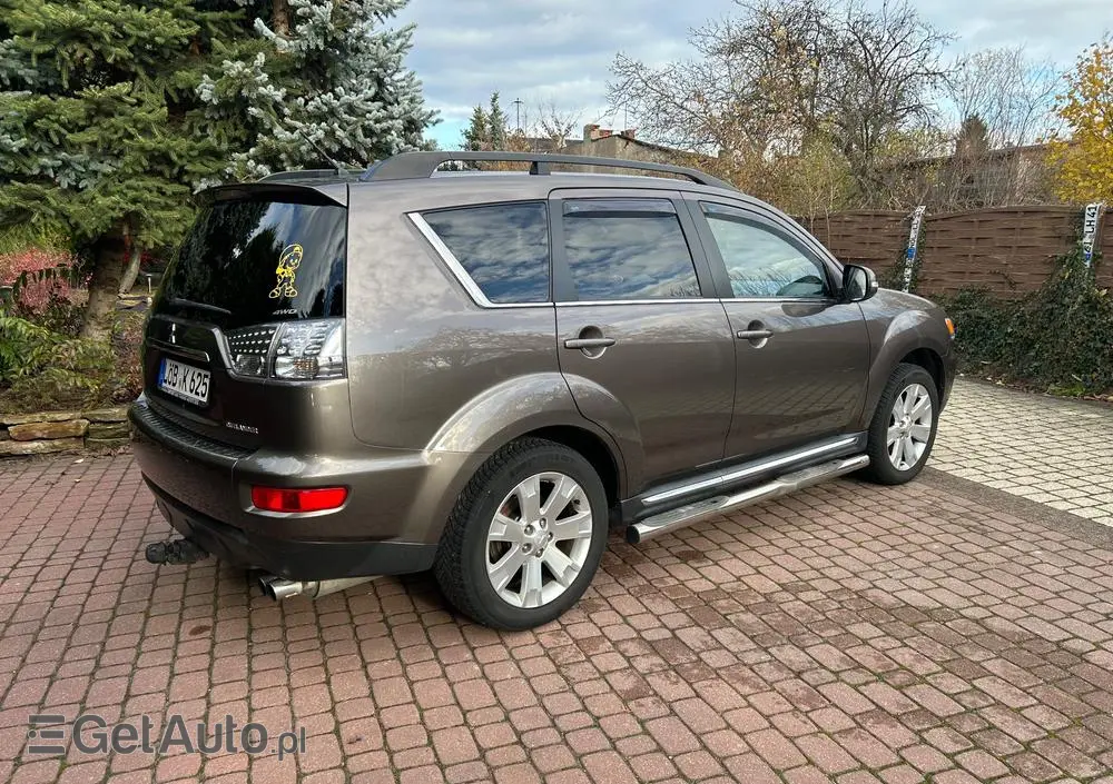 MITSUBISHI Outlander 2.2 DI-D 4WD Instyle