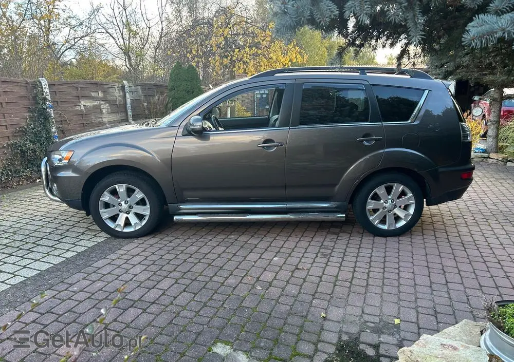 MITSUBISHI Outlander 2.2 DI-D 4WD Instyle