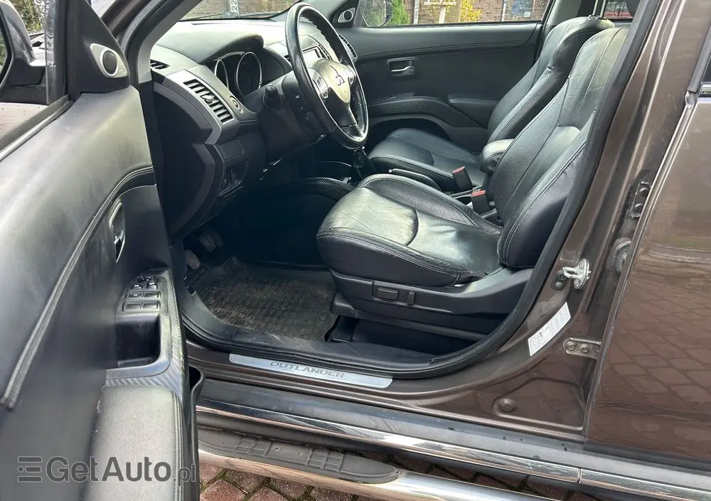 MITSUBISHI Outlander 2.2 DI-D 4WD Instyle