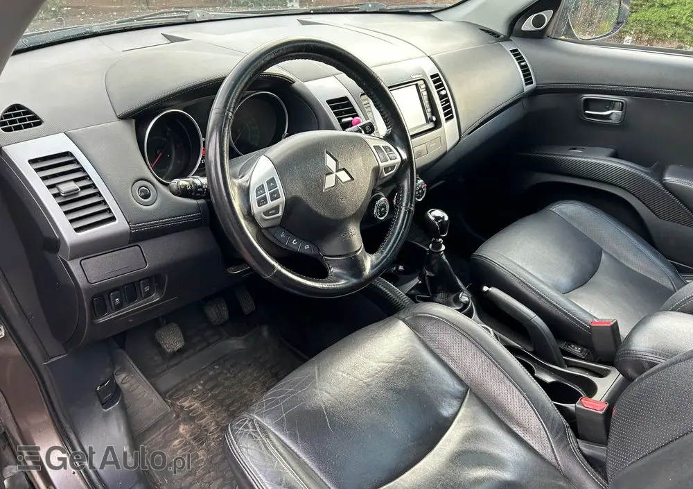 MITSUBISHI Outlander 2.2 DI-D 4WD Instyle