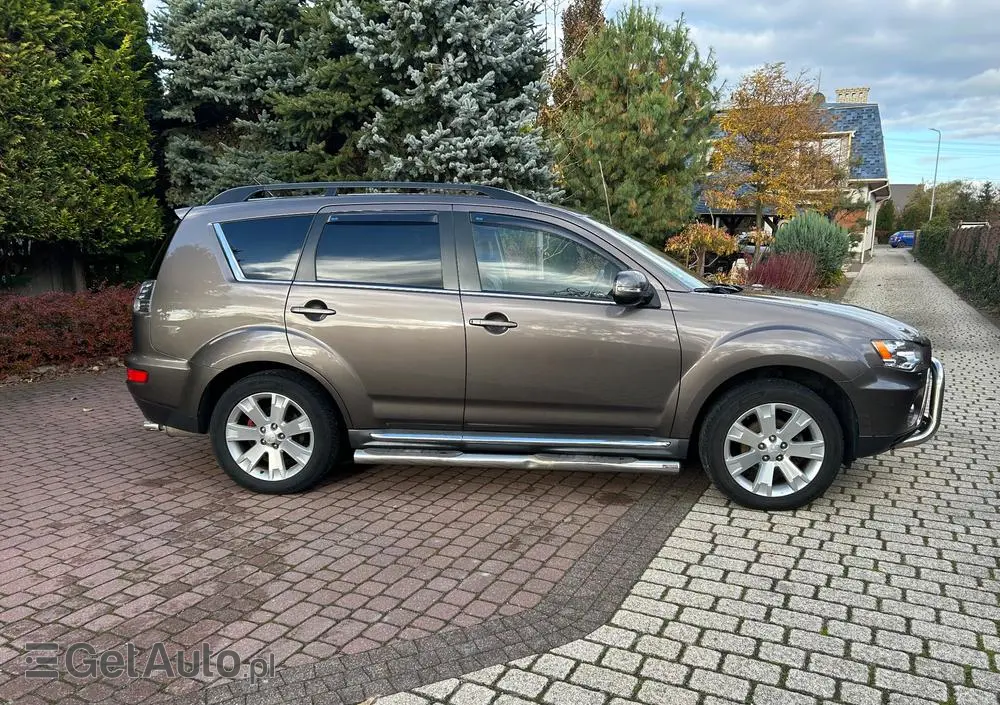 MITSUBISHI Outlander 2.2 DI-D 4WD Instyle