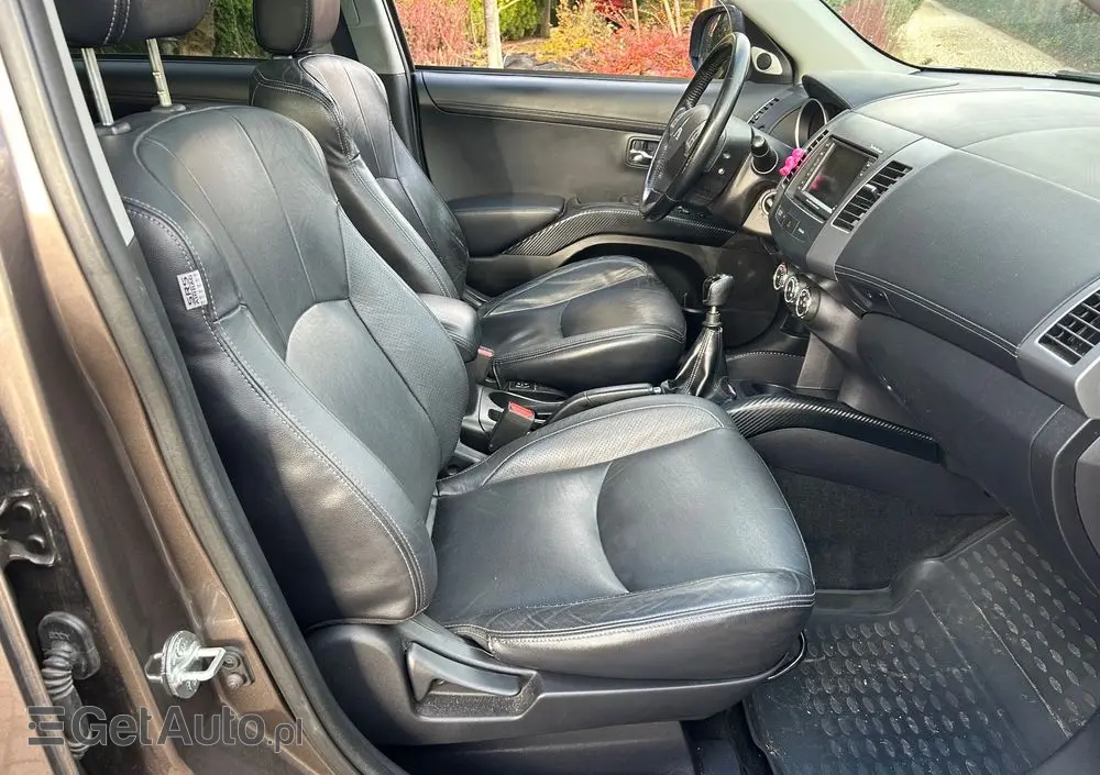 MITSUBISHI Outlander 2.2 DI-D 4WD Instyle