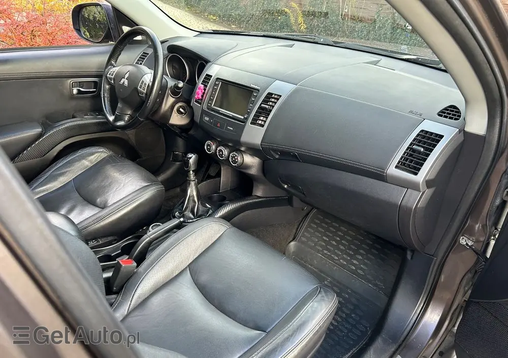 MITSUBISHI Outlander 2.2 DI-D 4WD Instyle
