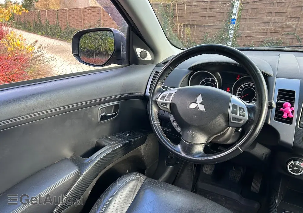 MITSUBISHI Outlander 2.2 DI-D 4WD Instyle