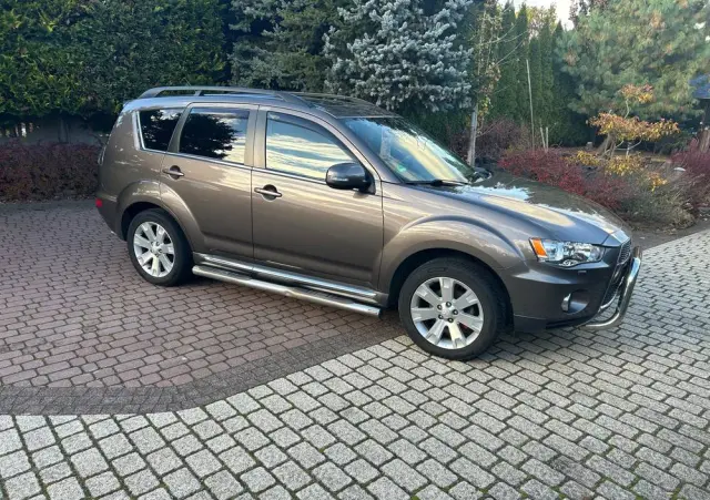 MITSUBISHI Outlander 2.2 DI-D 4WD Instyle