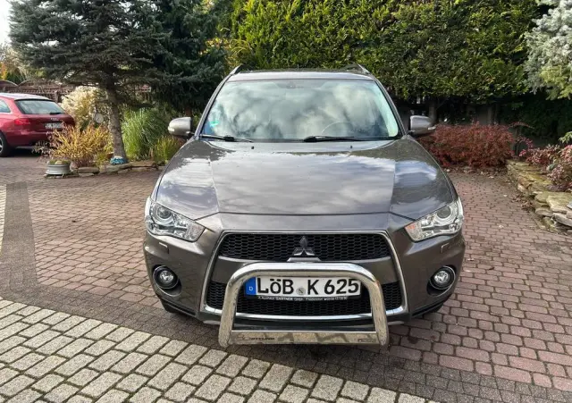 MITSUBISHI Outlander 2.2 DI-D 4WD Instyle