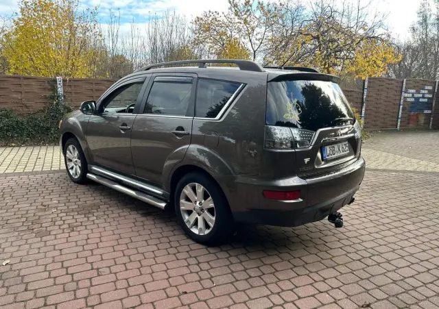 MITSUBISHI Outlander 2.2 DI-D 4WD Instyle