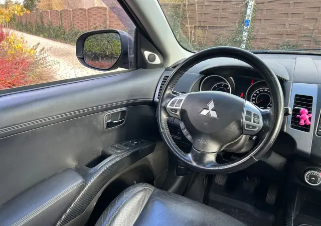 MITSUBISHI Outlander 2.2 DI-D 4WD Instyle