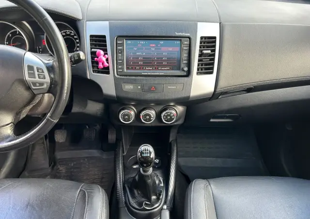 MITSUBISHI Outlander 2.2 DI-D 4WD Instyle