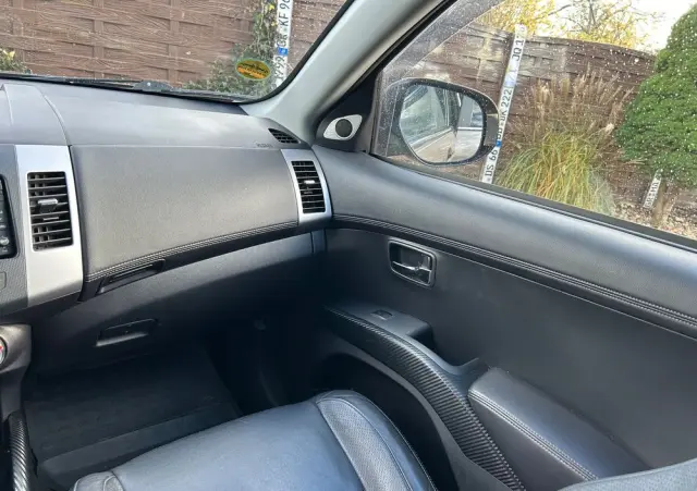 MITSUBISHI Outlander 2.2 DI-D 4WD Instyle