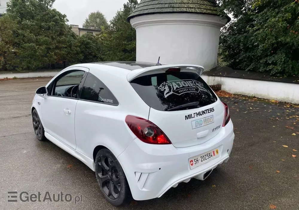 OPEL Corsa 1.6 T OPC