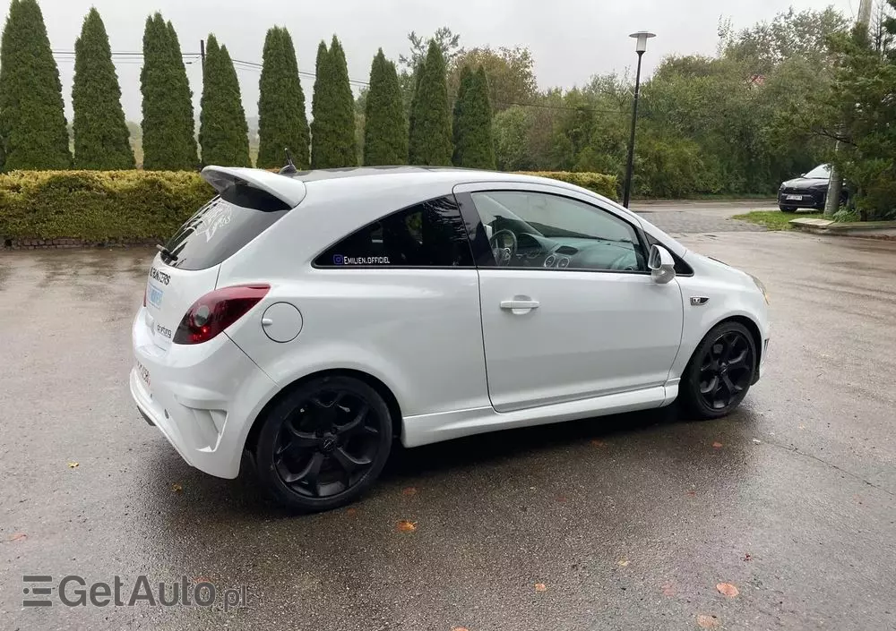 OPEL Corsa 1.6 T OPC