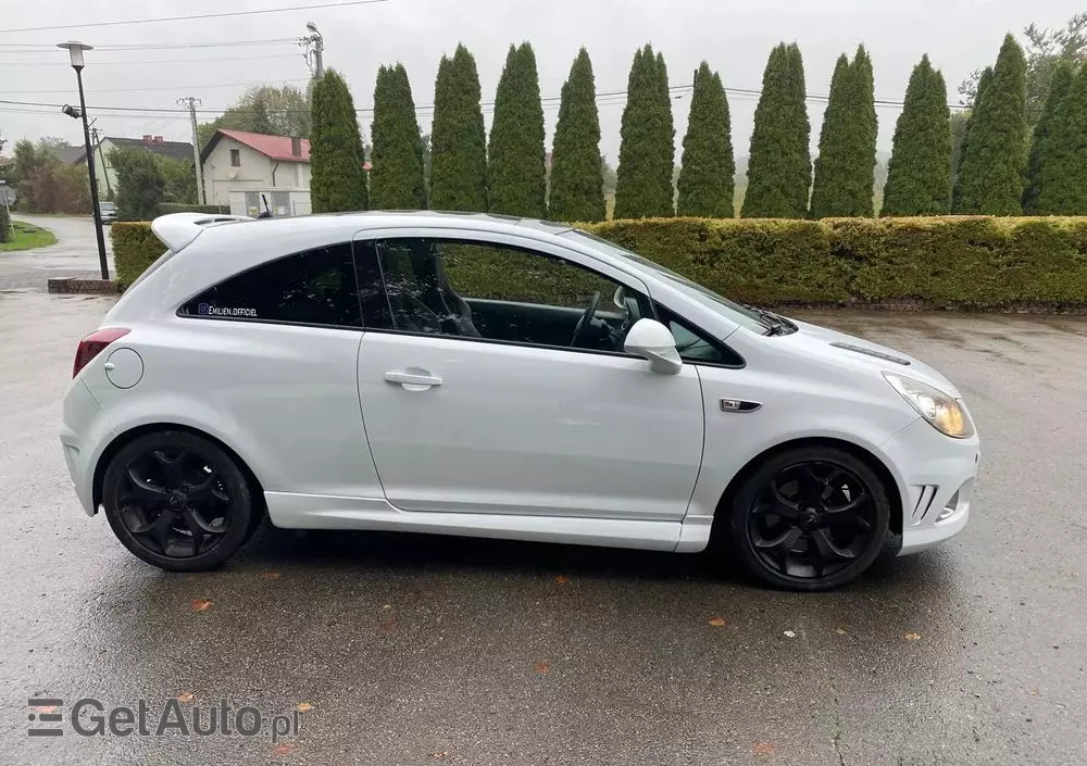 OPEL Corsa 1.6 T OPC