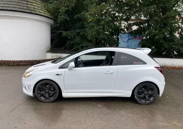 OPEL Corsa 1.6 T OPC