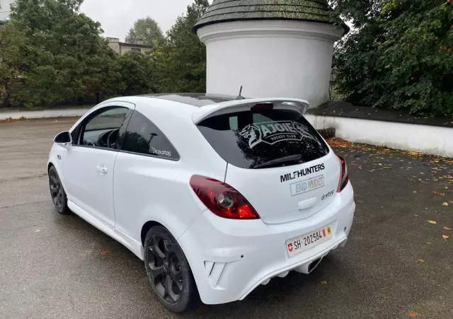 OPEL Corsa 1.6 T OPC