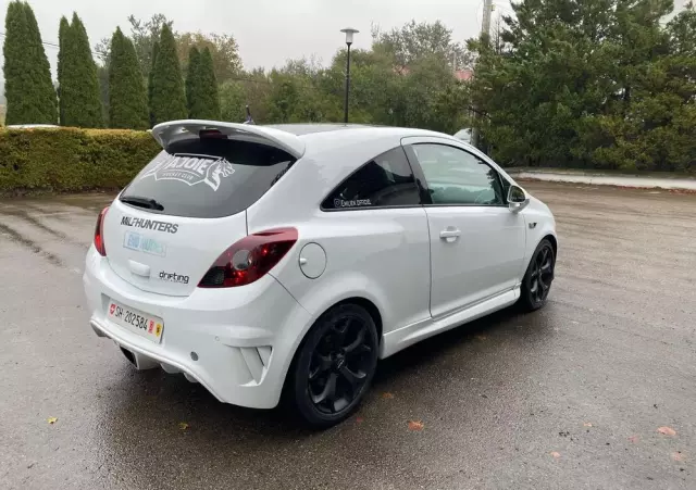 OPEL Corsa 1.6 T OPC