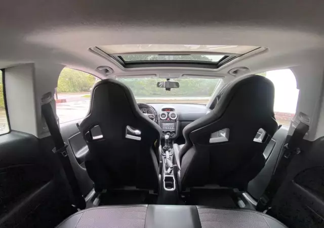 OPEL Corsa 1.6 T OPC