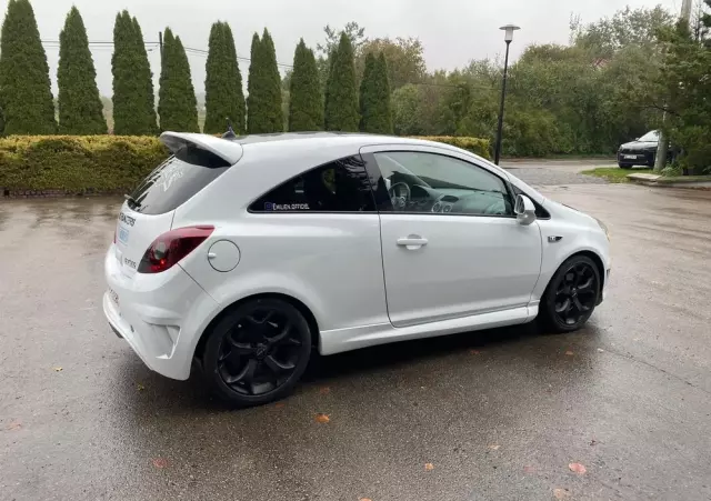 OPEL Corsa 1.6 T OPC