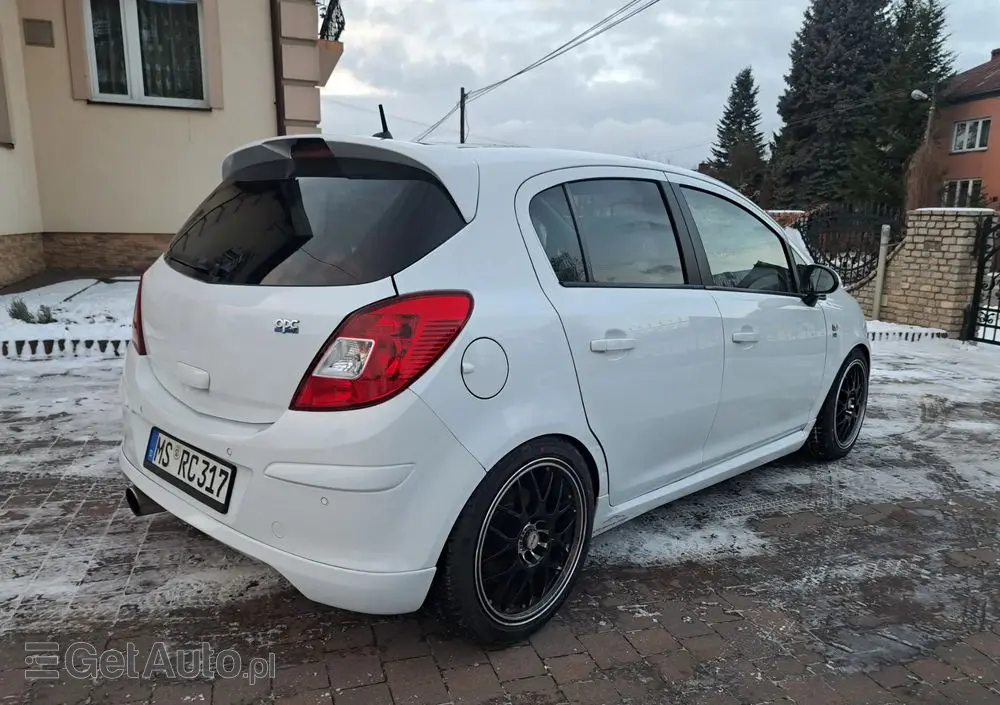 OPEL Corsa 1.6 Turbo 150 Jahre