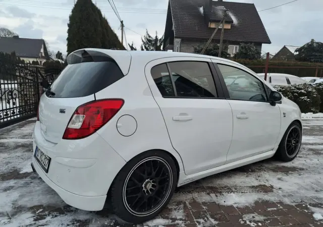 OPEL Corsa 1.6 Turbo 150 Jahre