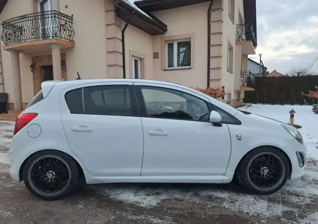 OPEL Corsa 1.6 Turbo 150 Jahre