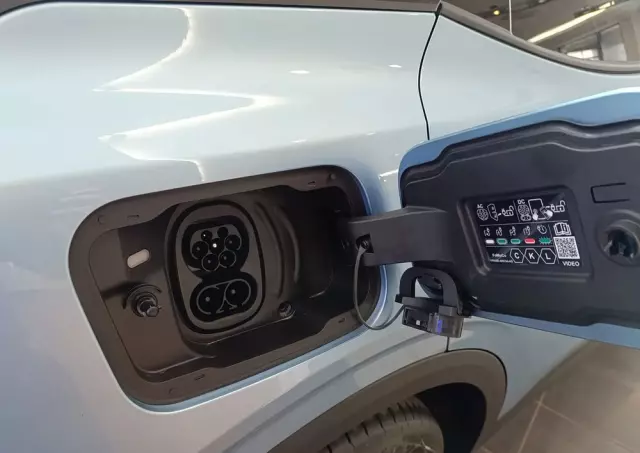 FORD Explorer 77kWh Premium RWD