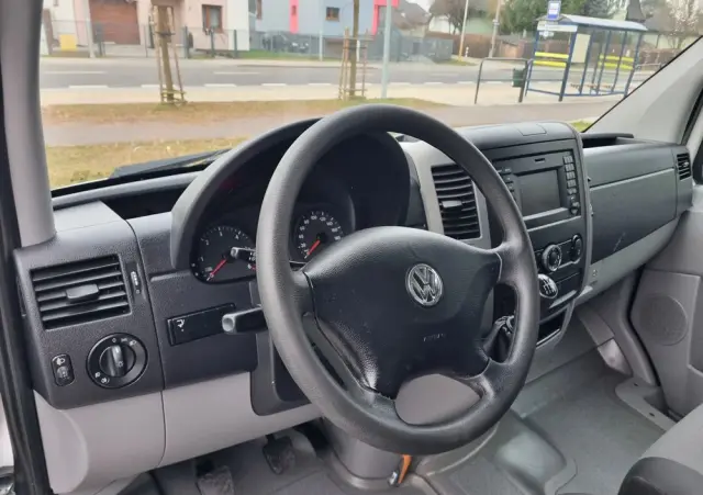 VOLKSWAGEN Crafter 