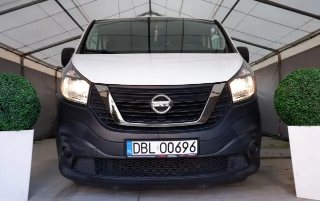 NISSAN NV300 