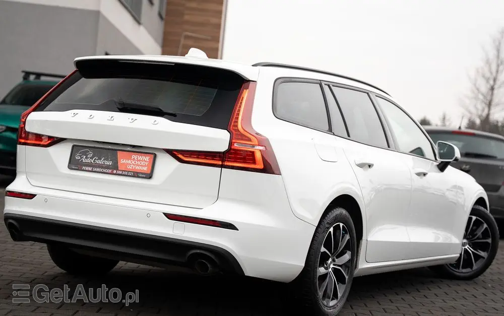 VOLVO V60 B3 B Geartronic Momentum Pro