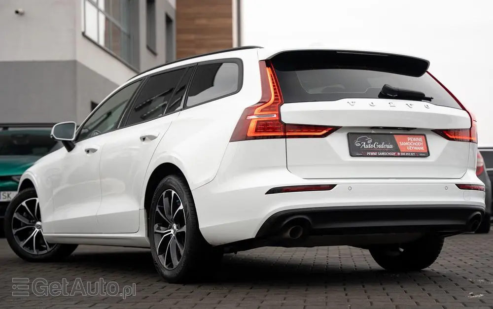 VOLVO V60 B3 B Geartronic Momentum Pro