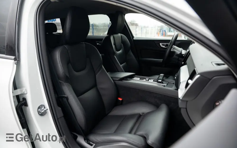 VOLVO V60 B3 B Geartronic Momentum Pro