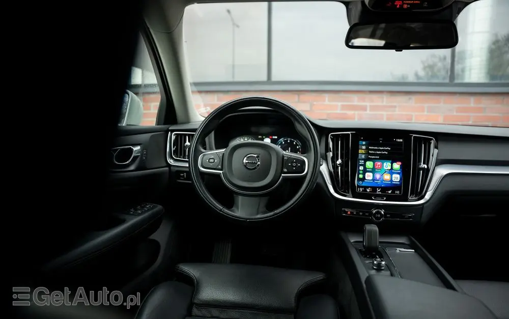 VOLVO V60 B3 B Geartronic Momentum Pro