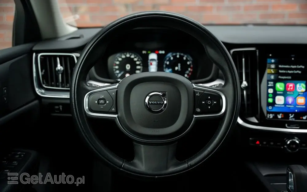 VOLVO V60 B3 B Geartronic Momentum Pro