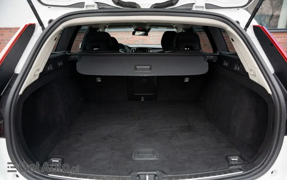 VOLVO V60 B3 B Geartronic Momentum Pro