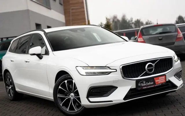 VOLVO V60 B3 B Geartronic Momentum Pro