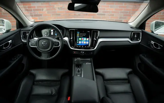 VOLVO V60 B3 B Geartronic Momentum Pro