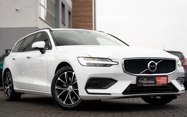 VOLVO V60 B3 B Geartronic Momentum Pro
