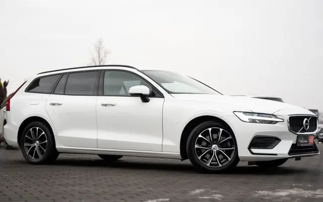 VOLVO V60 B3 B Geartronic Momentum Pro