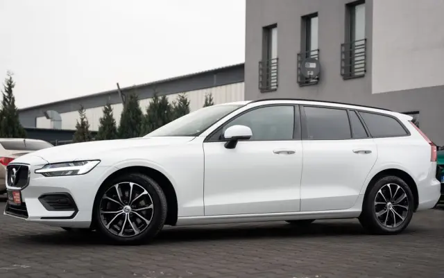 VOLVO V60 B3 B Geartronic Momentum Pro
