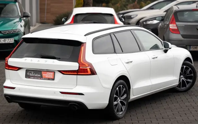 VOLVO V60 B3 B Geartronic Momentum Pro