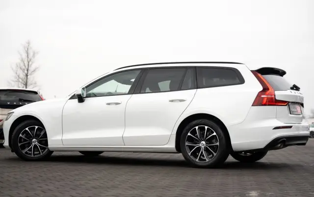 VOLVO V60 B3 B Geartronic Momentum Pro