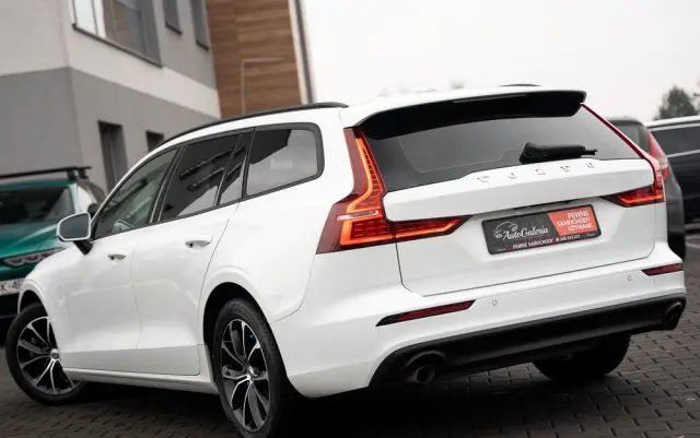 VOLVO V60 B3 B Geartronic Momentum Pro