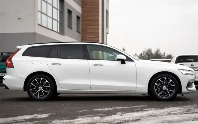 VOLVO V60 B3 B Geartronic Momentum Pro