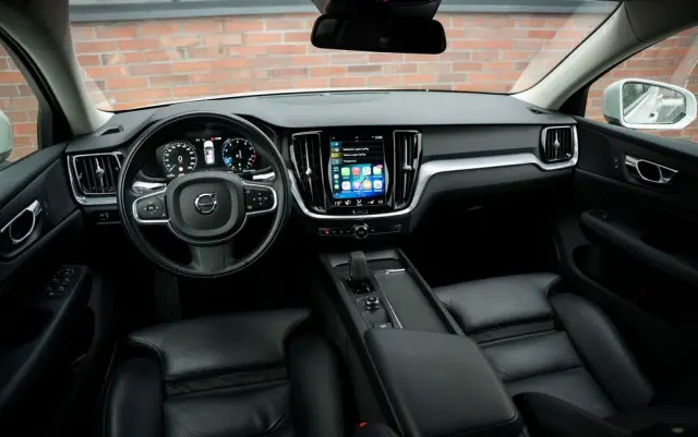 VOLVO V60 B3 B Geartronic Momentum Pro